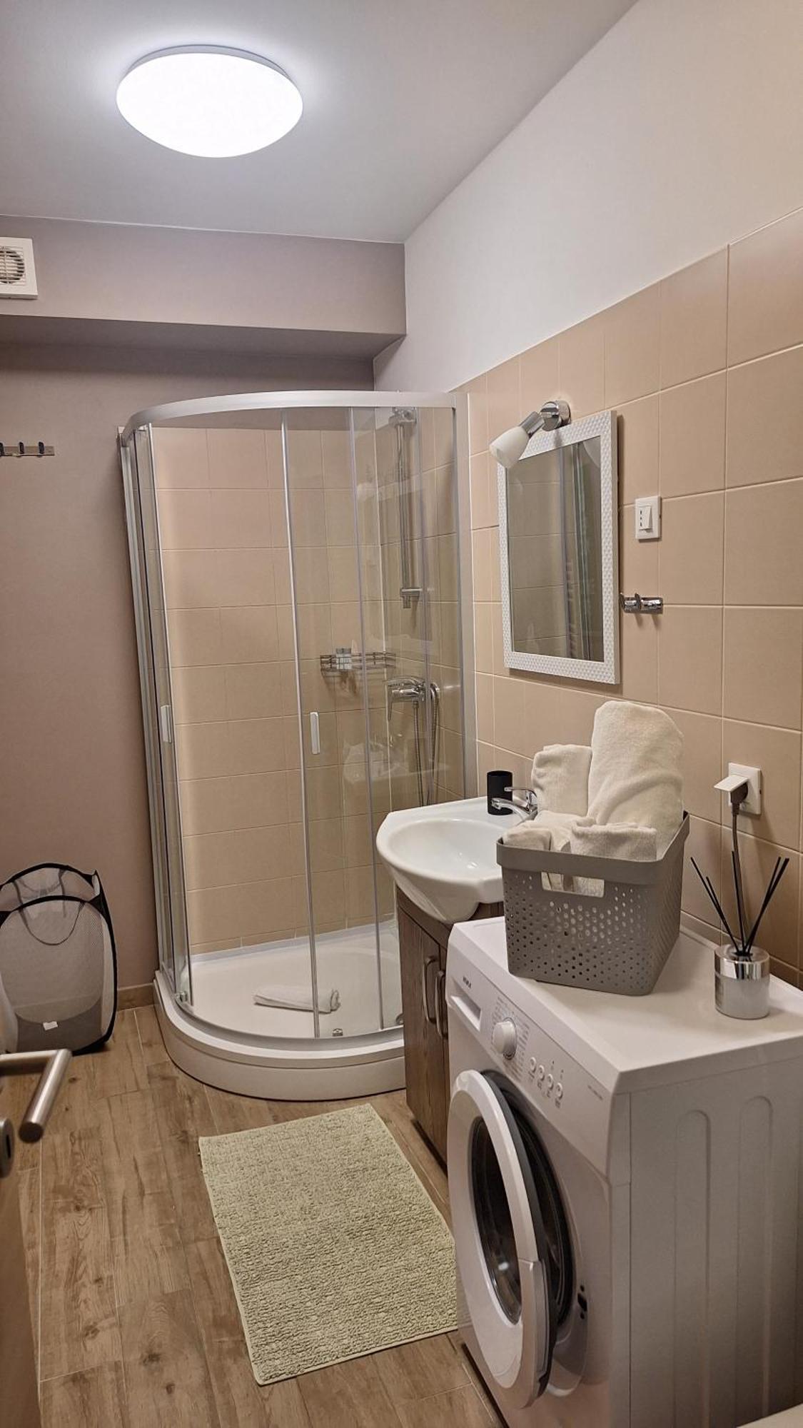 Guest House Flora パジン エクステリア 写真